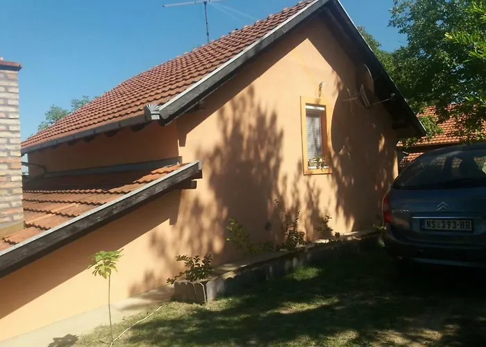 Jevtovic 別荘 スレムスキ・カルロヴツィ